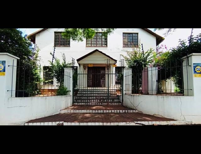 7 BEDROOM HOUSE FOR SALE IN KENSINGTON